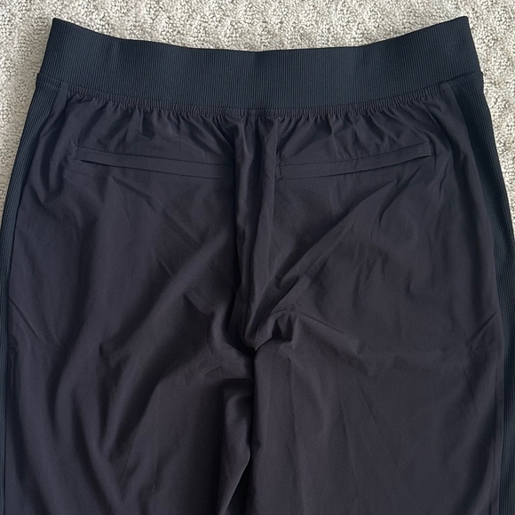 Athleta Brooklyn Mid Rise Ankle Pant Black 8 Athleisure Lightweight Travel - Picture 11 of 16